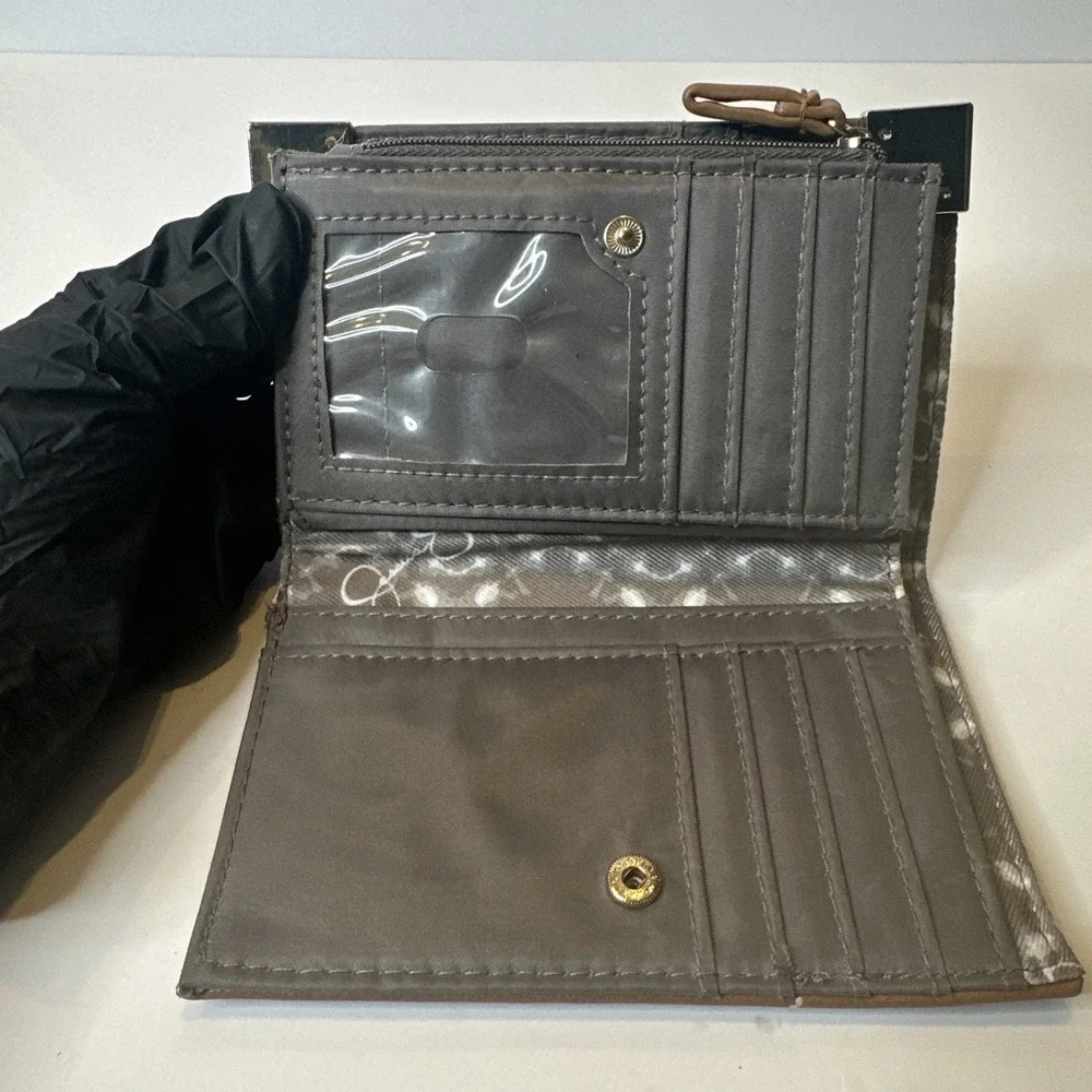 JESSICA SIMPSON FAUX Women's Brown Leather Zip Clutch‎ Wallet